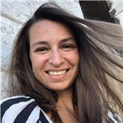 Sono una professoressa di matematica abilitata che insegna nelle scuole superiori di secondo grado. Offro ripetizioni sia a studenti di scuola secondaria di I grado che di II grado, anche per matematica applicata (es statistica, matematica finanziaria, ri